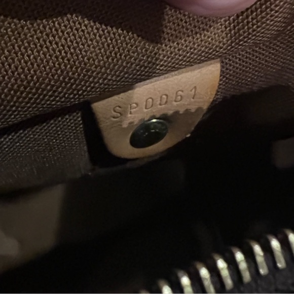 Louis Vuitton Vintage Speedy 25 Monogram Canvas Satchel with COA - Picture 16 of 17